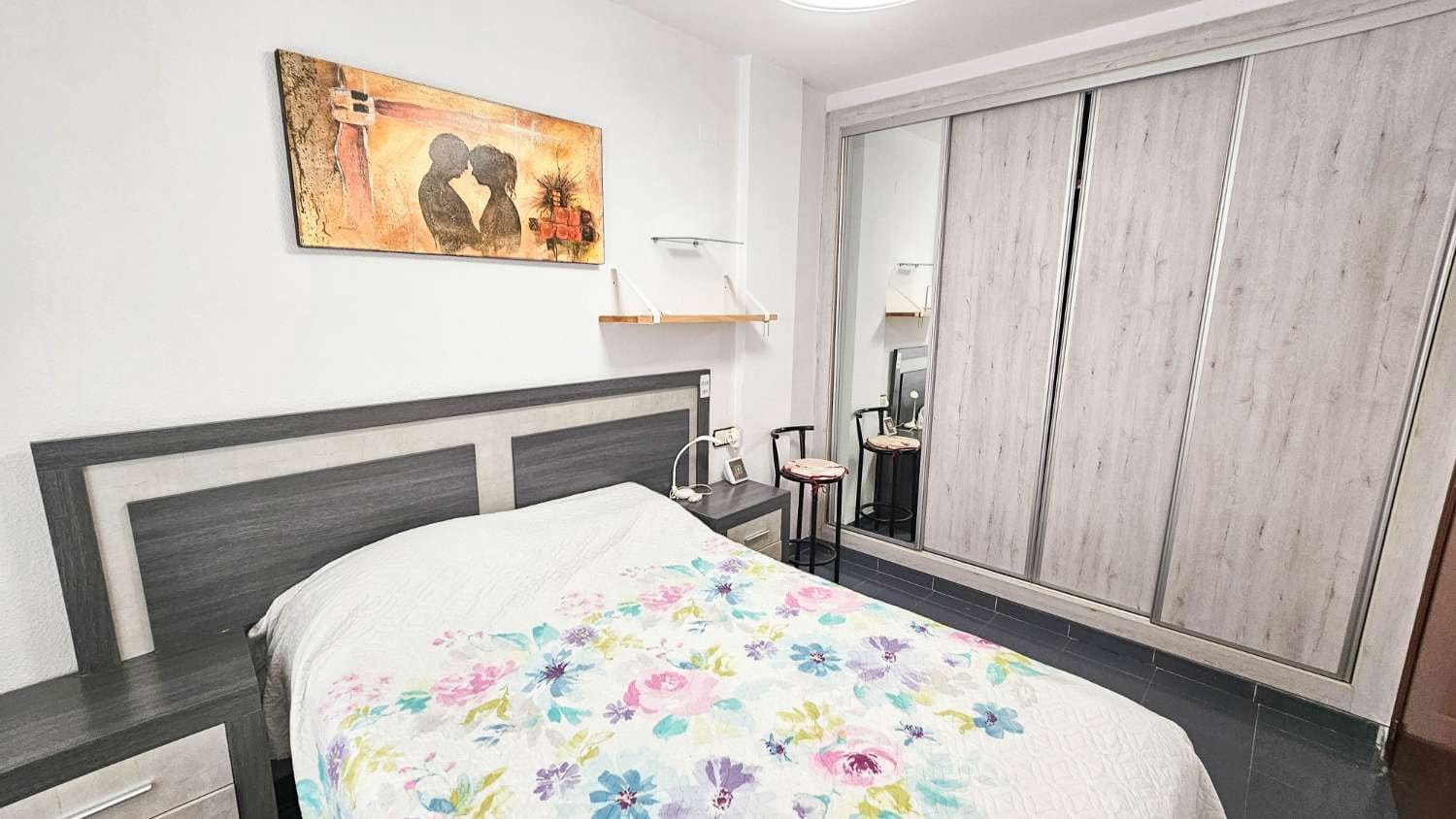 1 quarto Apartamento para venda em Torrevieja - 100 000 € (Ref: 10128195)
