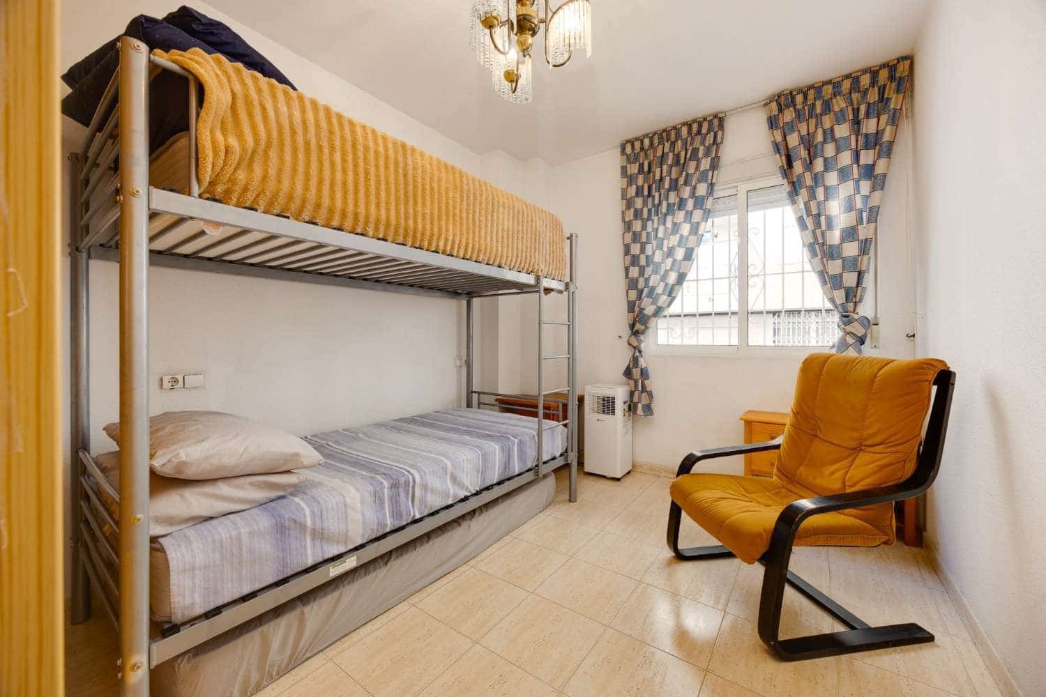 2 bedroom Apartment for sale in Torrevieja with pool - € 124,969 (Ref: 10131329)