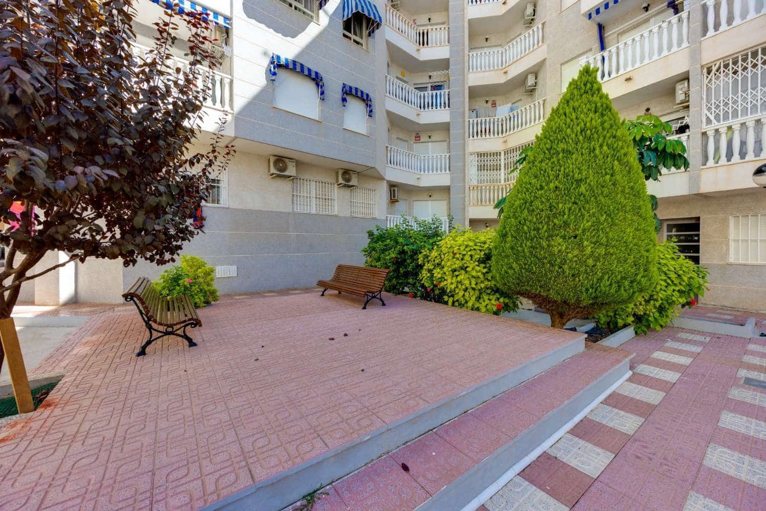2 bedroom Apartment for sale in Torrevieja with pool - € 124,969 (Ref: 10131329)