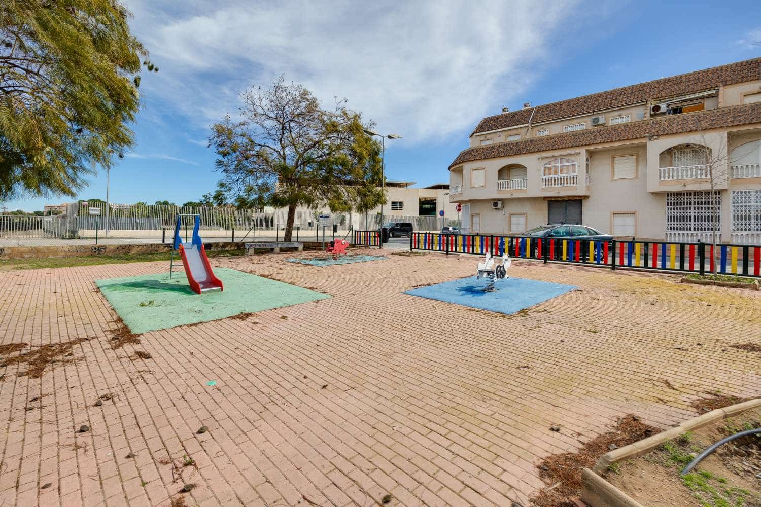 2 chambre Appartement à vendre à Torrevieja avec piscine garage - 159 900 € (Ref: 10135803)