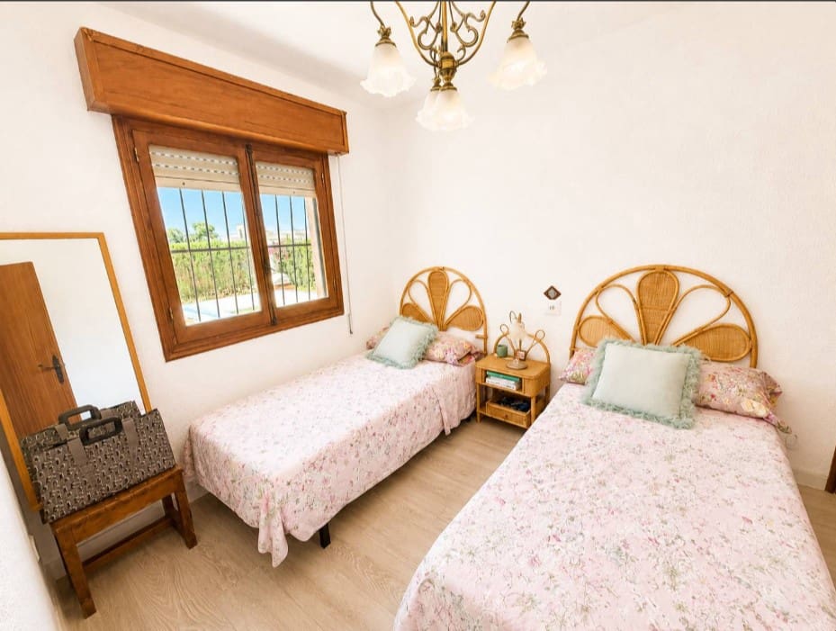 2 soveværelse Rækkehus til salg i Torrevieja med swimmingpool garage - € 348.000 (Ref: 10135805)