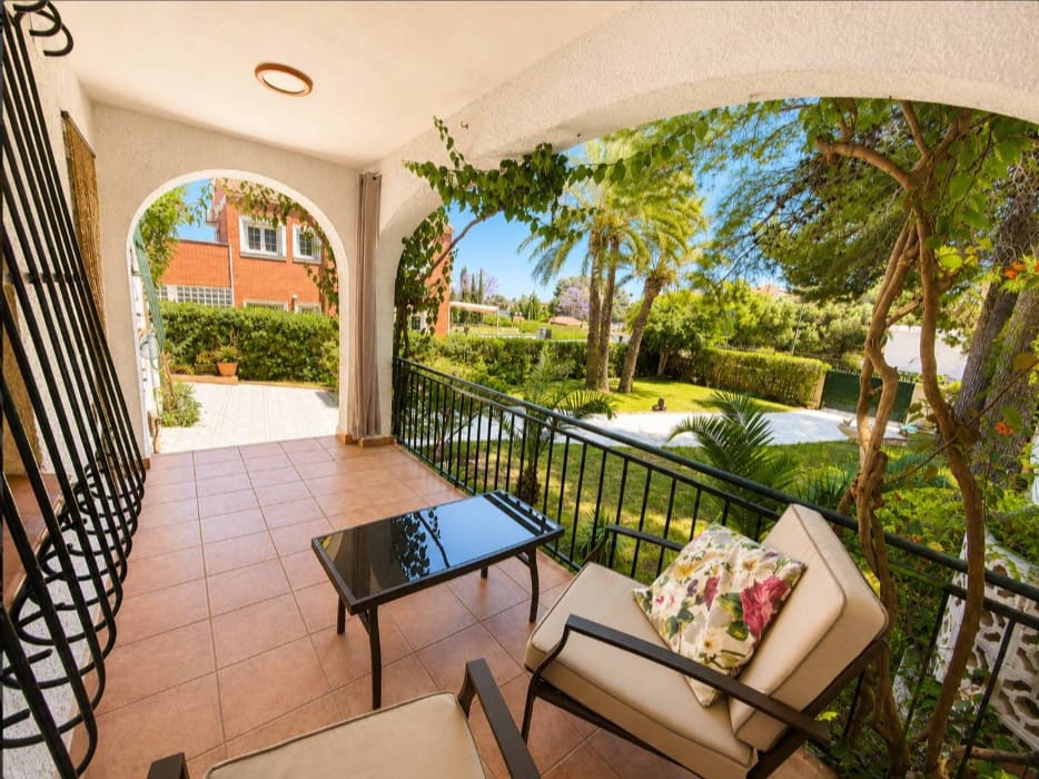 2 soveværelse Rækkehus til salg i Torrevieja med swimmingpool garage - € 348.000 (Ref: 10135805)