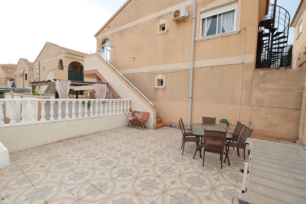 2 slaapkamer Appartement te koop in La Zenia met zwembad garage - € 165.000 (Ref: 10139127)