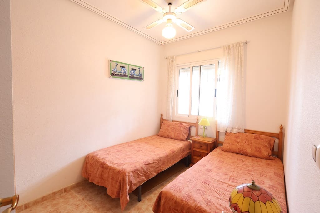 2 slaapkamer Appartement te koop in La Zenia met zwembad garage - € 165.000 (Ref: 10139127)