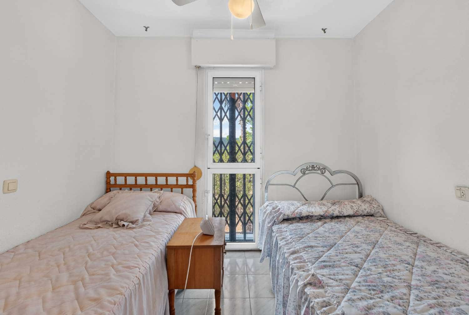 3 sypialnia Bungalow na sprzedaż w Torrevieja z basenem - 184 000 € (Ref: 10141799)