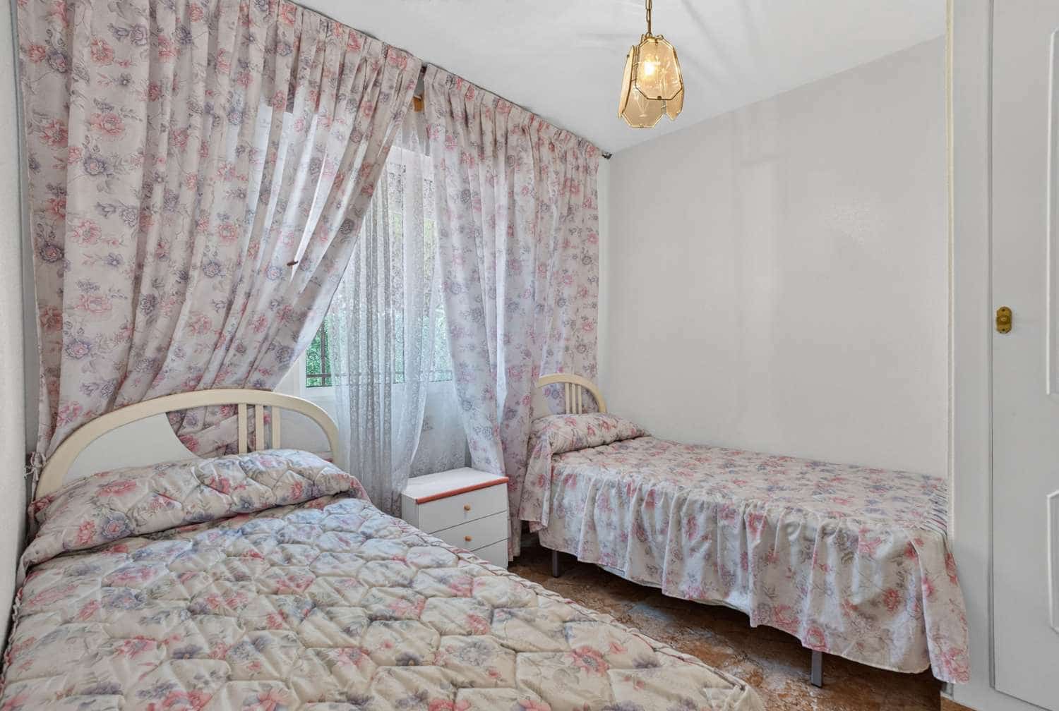 3 sypialnia Bungalow na sprzedaż w Torrevieja z basenem - 184 000 € (Ref: 10141799)