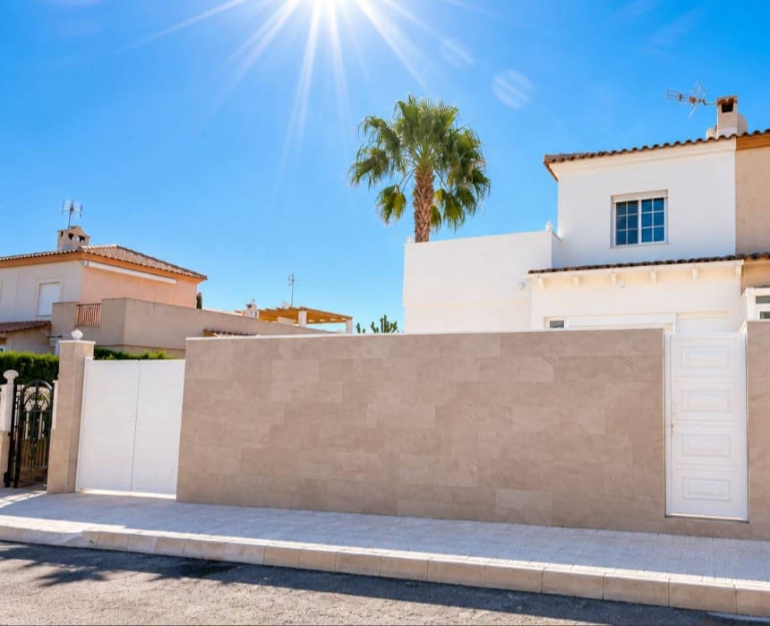 3 soveværelse Lejlighed til salg i Torrevieja med swimmingpool - € 239.000 (Ref: 10154844)