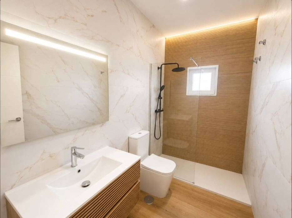 3 soveværelse Lejlighed til salg i Torrevieja med swimmingpool - € 239.000 (Ref: 10154844)