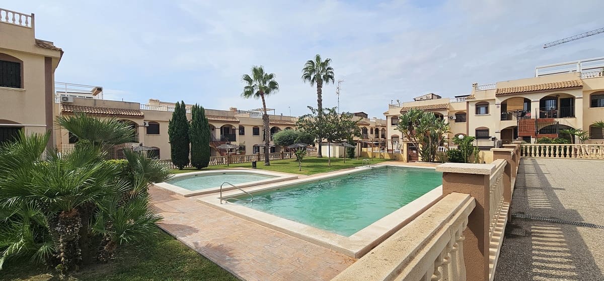 2 quarto Apartamento para venda em Torrevieja com piscina - 189 000 € (Ref: 10154845)