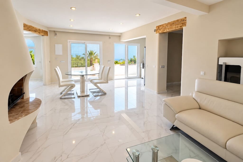 3 bedroom Villa for sale in Altea with pool garage - € 1,150,000 (Ref: 10164719)