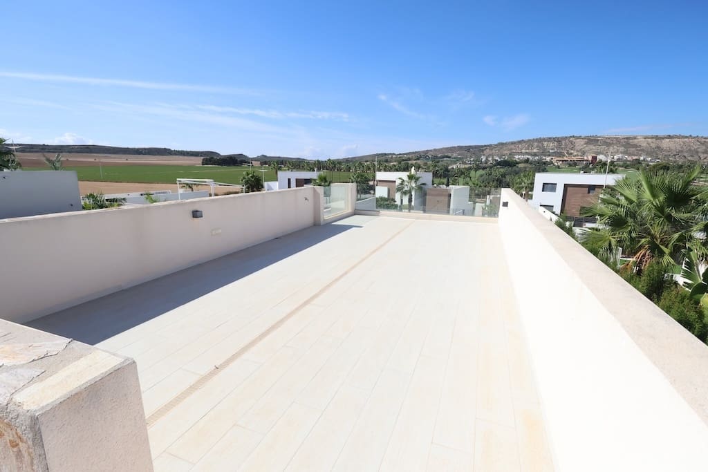 3 bedroom Villa for sale in Algorfa with pool - € 620,000 (Ref: 10166227)