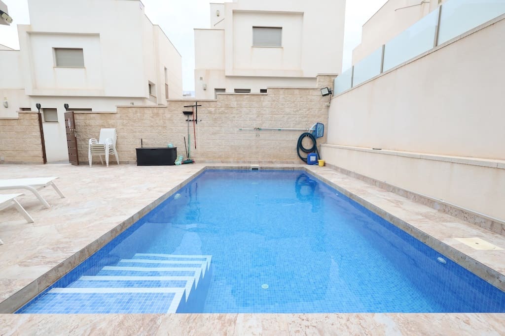 3 bedroom Villa for sale in Orihuela Costa with pool - € 450,000 (Ref: 10166229)