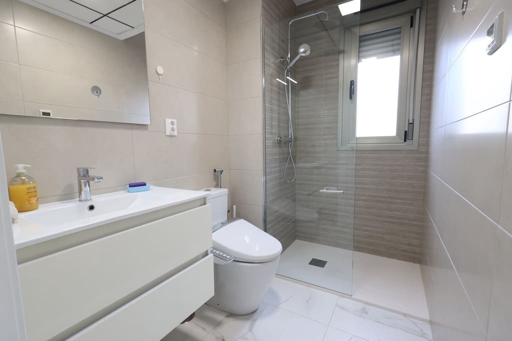 3 bedroom Villa for sale in Orihuela Costa with pool - € 450,000 (Ref: 10166229)