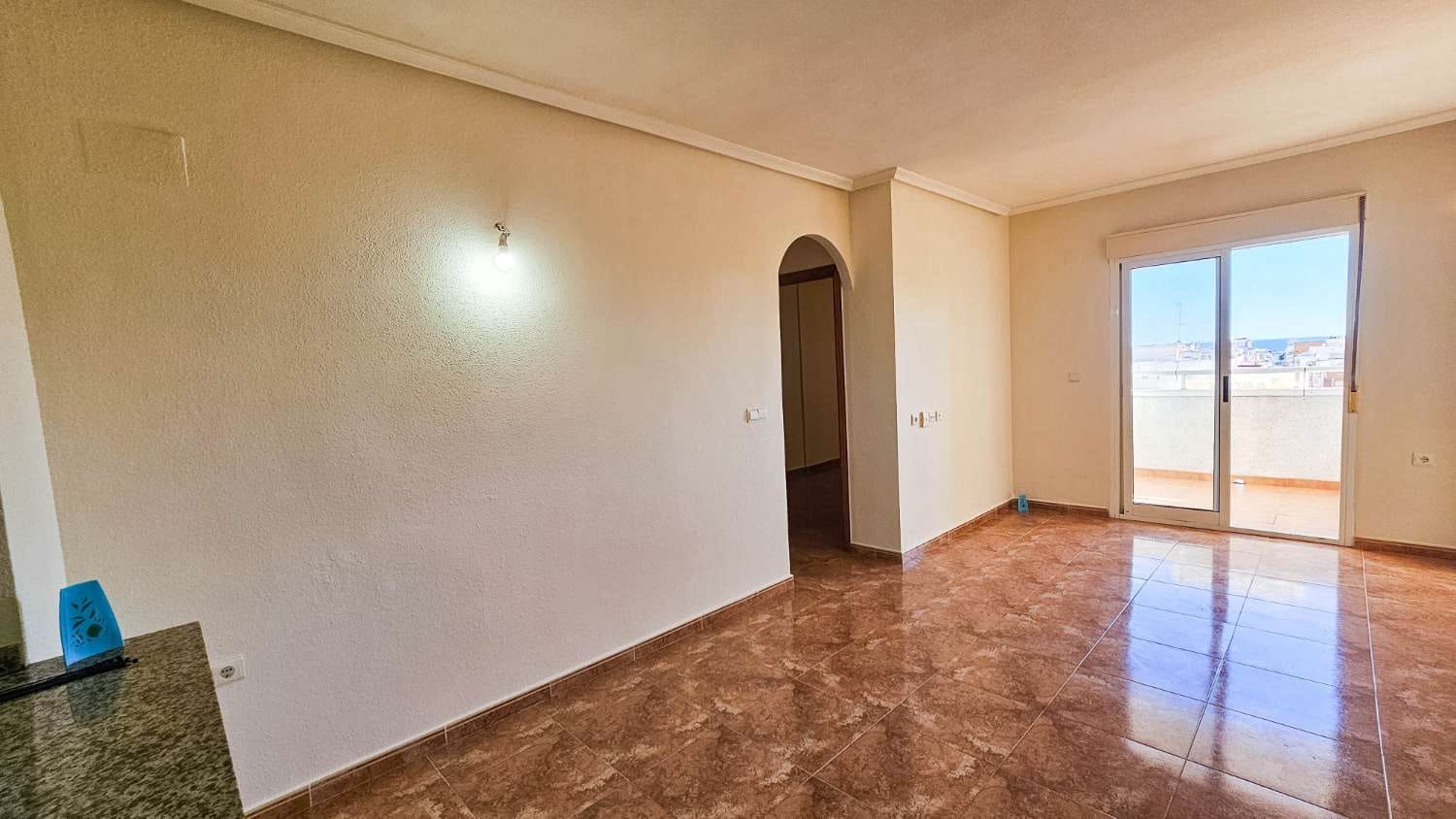 2 soveværelse Lejlighed til salg i Torrevieja med swimmingpool - € 130.000 (Ref: 10168306)