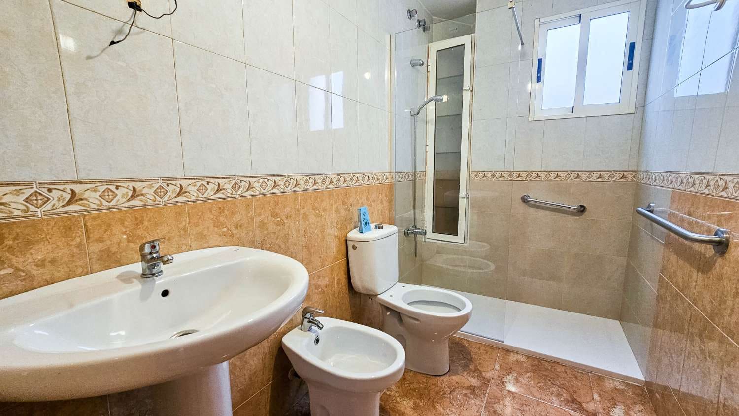 2 soveværelse Lejlighed til salg i Torrevieja med swimmingpool - € 130.000 (Ref: 10168306)