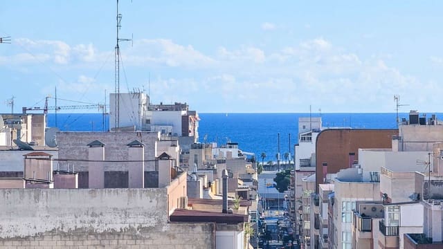 2 soveværelse Lejlighed til salg i El Molino, Torrevieja med swimmingpool - € 130.000 (Ref: 10168306)