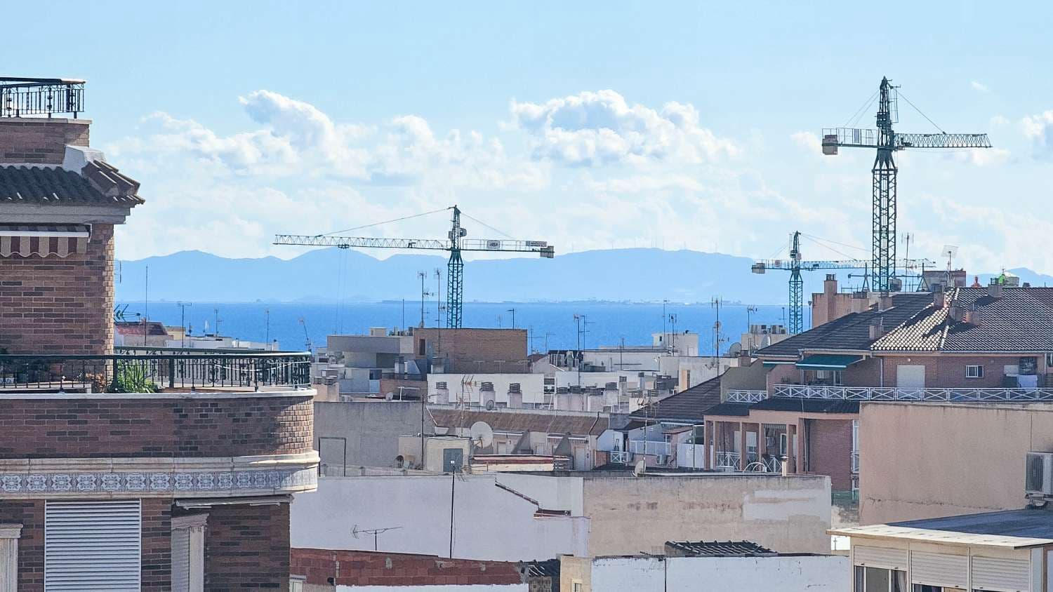 2 soveværelse Lejlighed til salg i Torrevieja med swimmingpool - € 130.000 (Ref: 10168306)