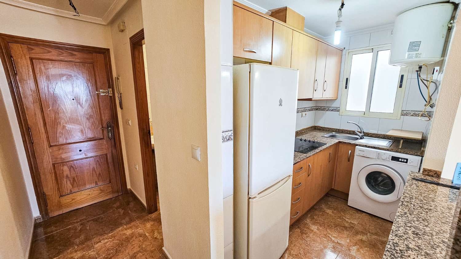 2 soveværelse Lejlighed til salg i Torrevieja med swimmingpool - € 130.000 (Ref: 10168306)