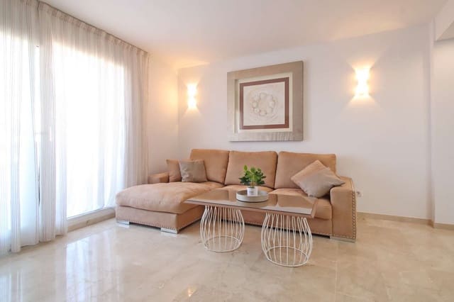 3 chambre Appartement à vendre à Punta Prima, Orihuela avec piscine garage - 399 000 € (Ref: 10176897)