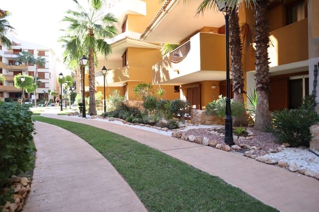 3 chambre Appartement à vendre à Punta Prima, Orihuela avec piscine garage - 399 000 € (Ref: 10176897)