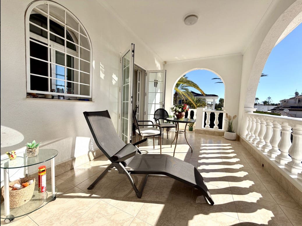 4 slaapkamer Villa te koop in Ciudad Quesada met zwembad garage - € 690.000 (Ref: 10179966)