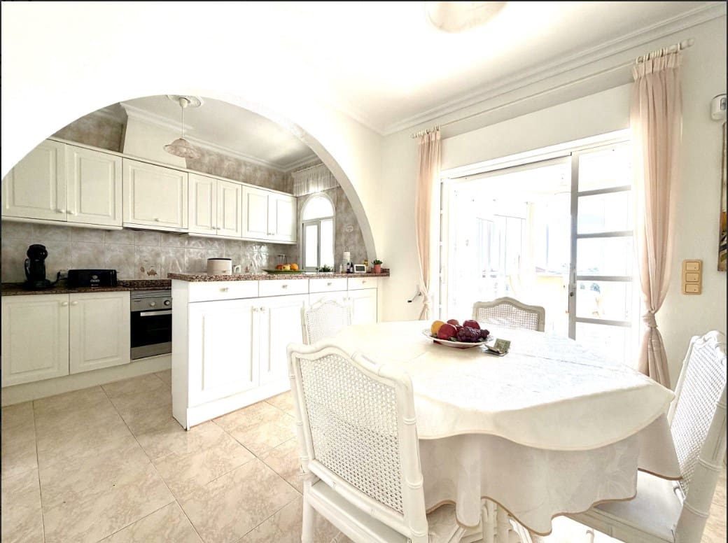 4 slaapkamer Villa te koop in Ciudad Quesada met zwembad garage - € 690.000 (Ref: 10179966)