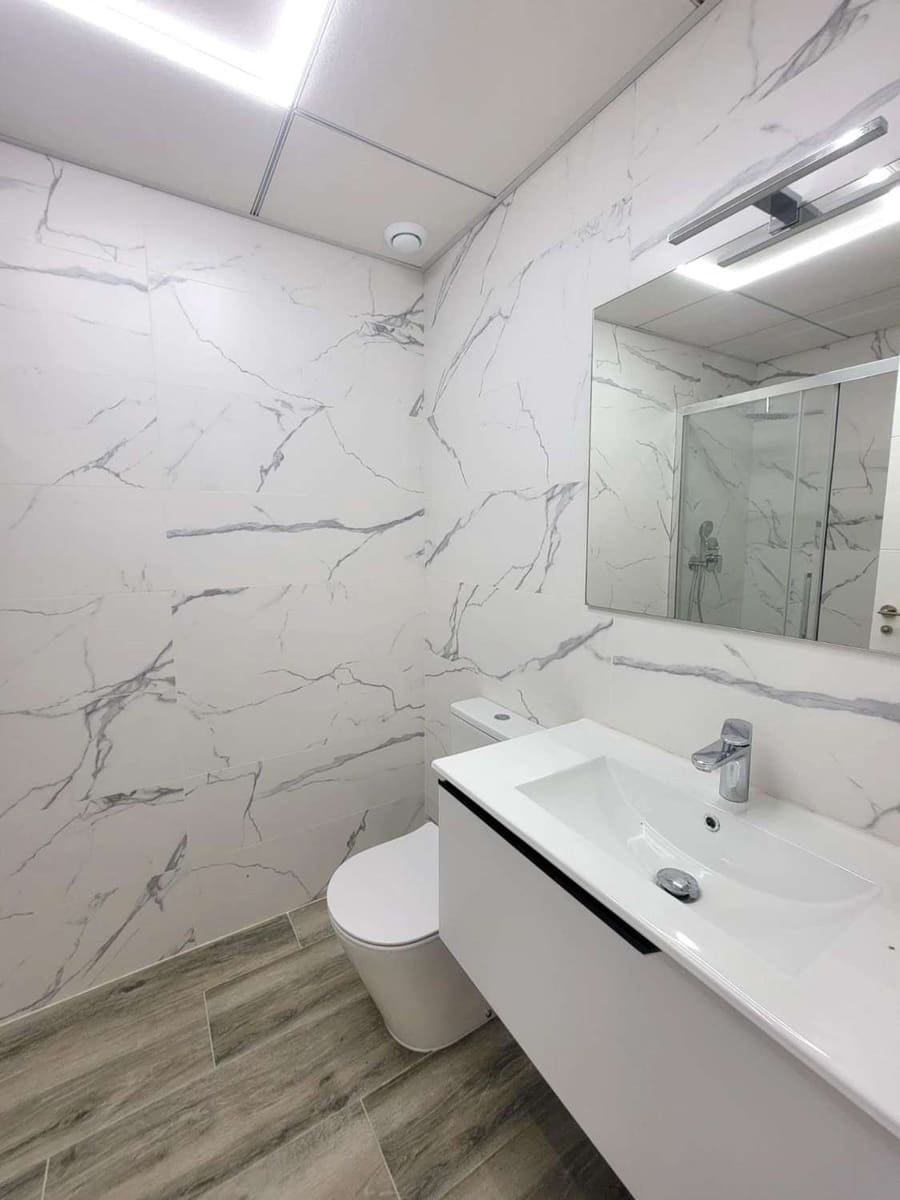3 sypialnia Apartament na sprzedaż w Torrevieja z basenem garażem - 399 000 € (Ref: 10179968)