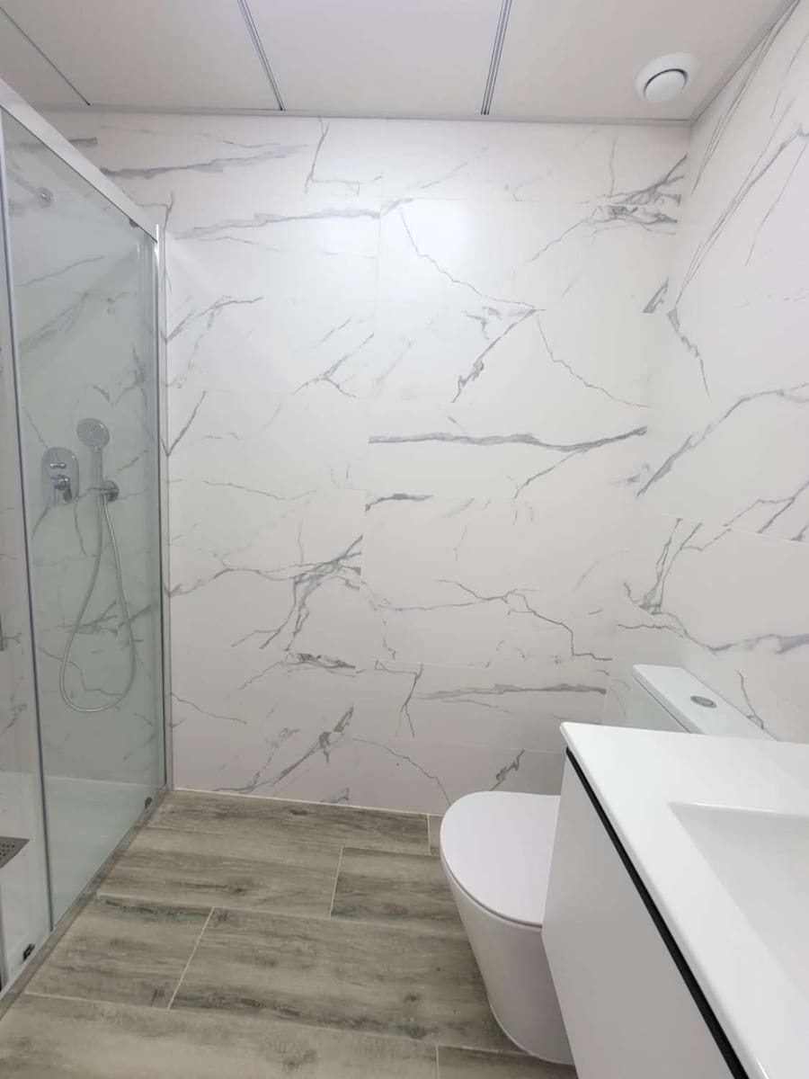 3 sypialnia Apartament na sprzedaż w Torrevieja z basenem garażem - 399 000 € (Ref: 10179968)