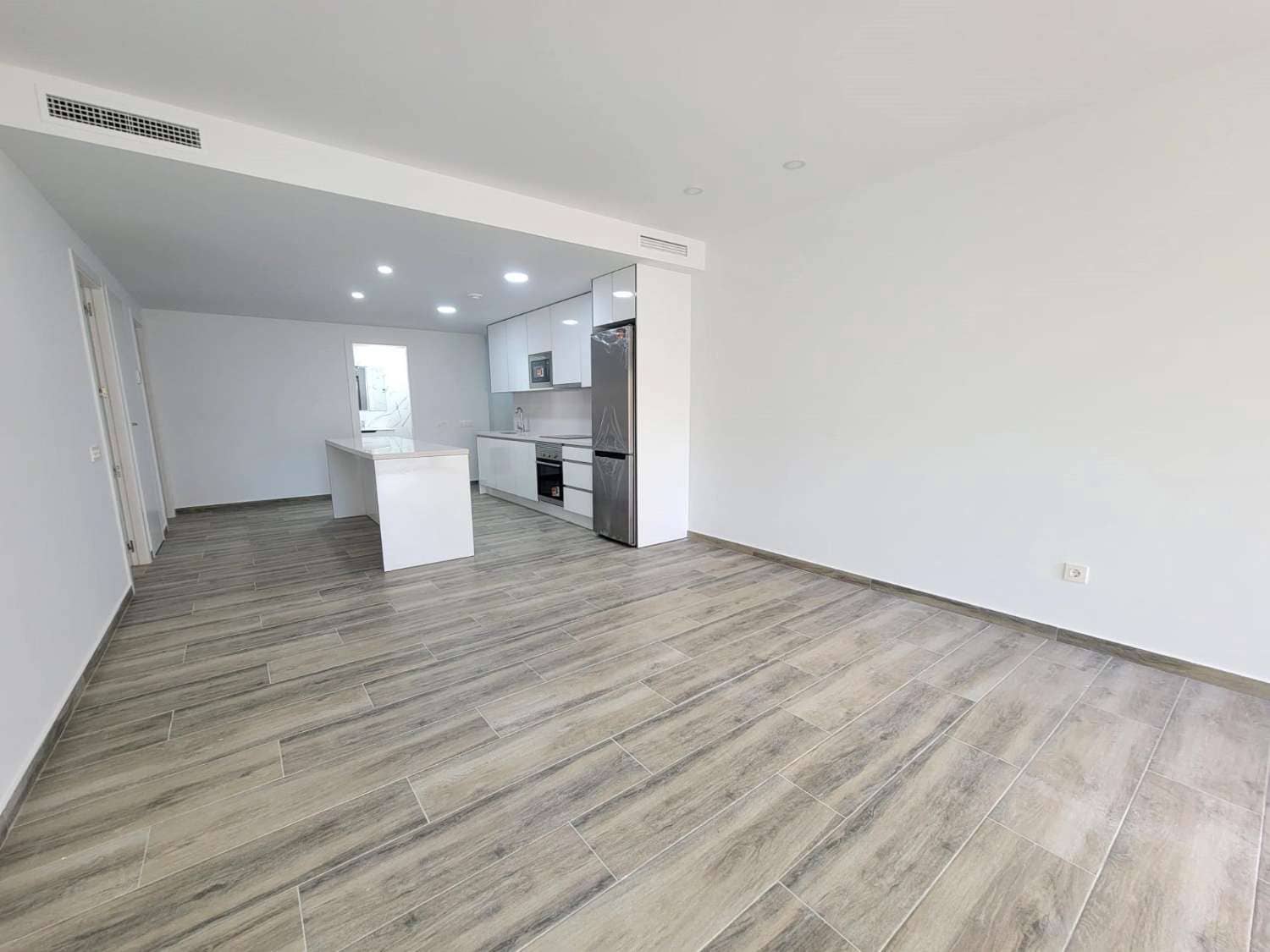 3 sypialnia Apartament na sprzedaż w Torrevieja z basenem garażem - 399 000 € (Ref: 10179968)