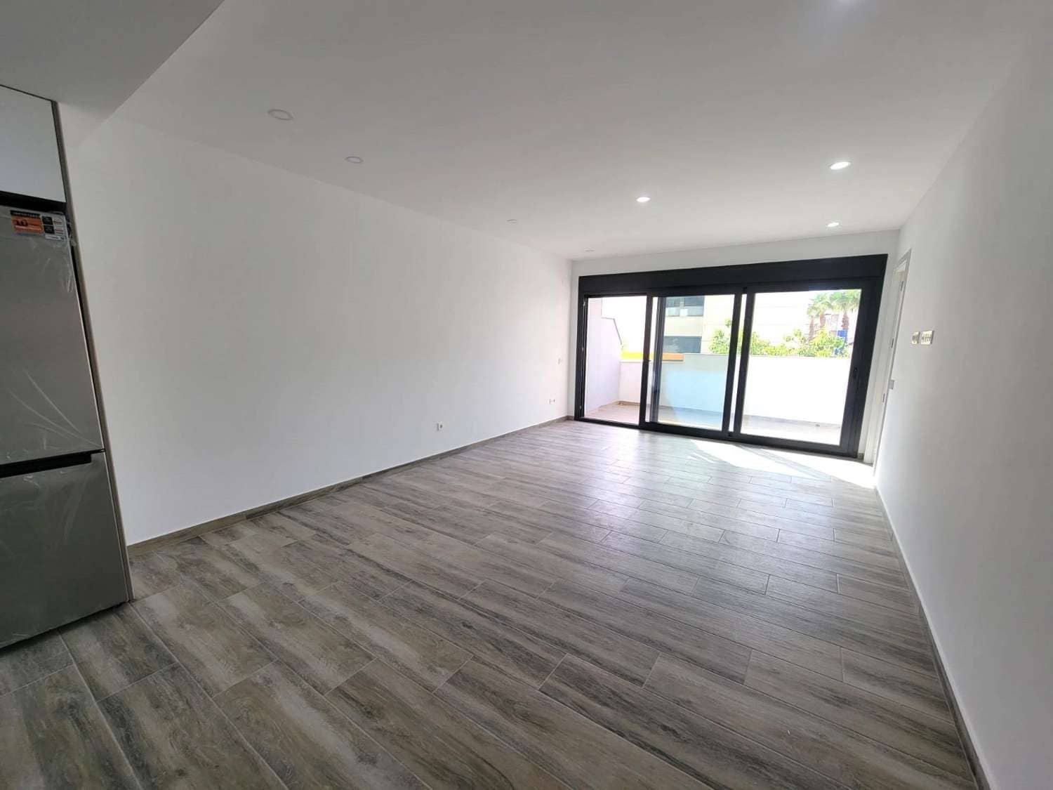 3 sypialnia Apartament na sprzedaż w Torrevieja z basenem garażem - 399 000 € (Ref: 10179968)