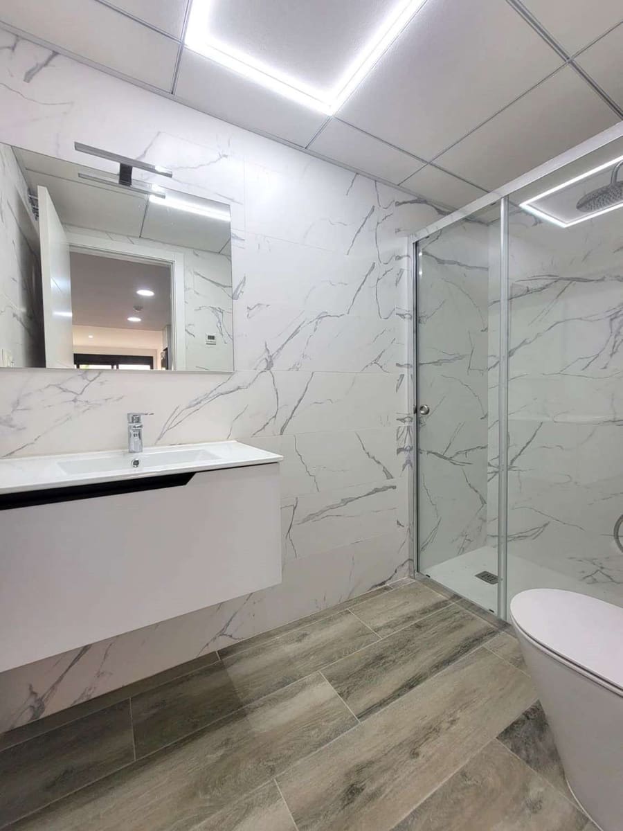 3 sypialnia Apartament na sprzedaż w Torrevieja z basenem garażem - 399 000 € (Ref: 10179968)
