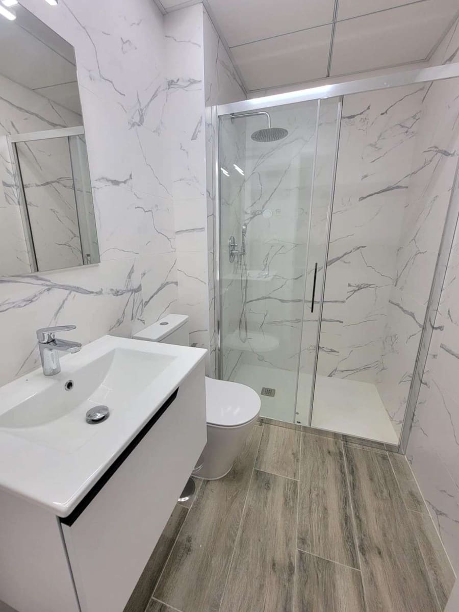 3 sypialnia Apartament na sprzedaż w Torrevieja z basenem garażem - 399 000 € (Ref: 10179968)