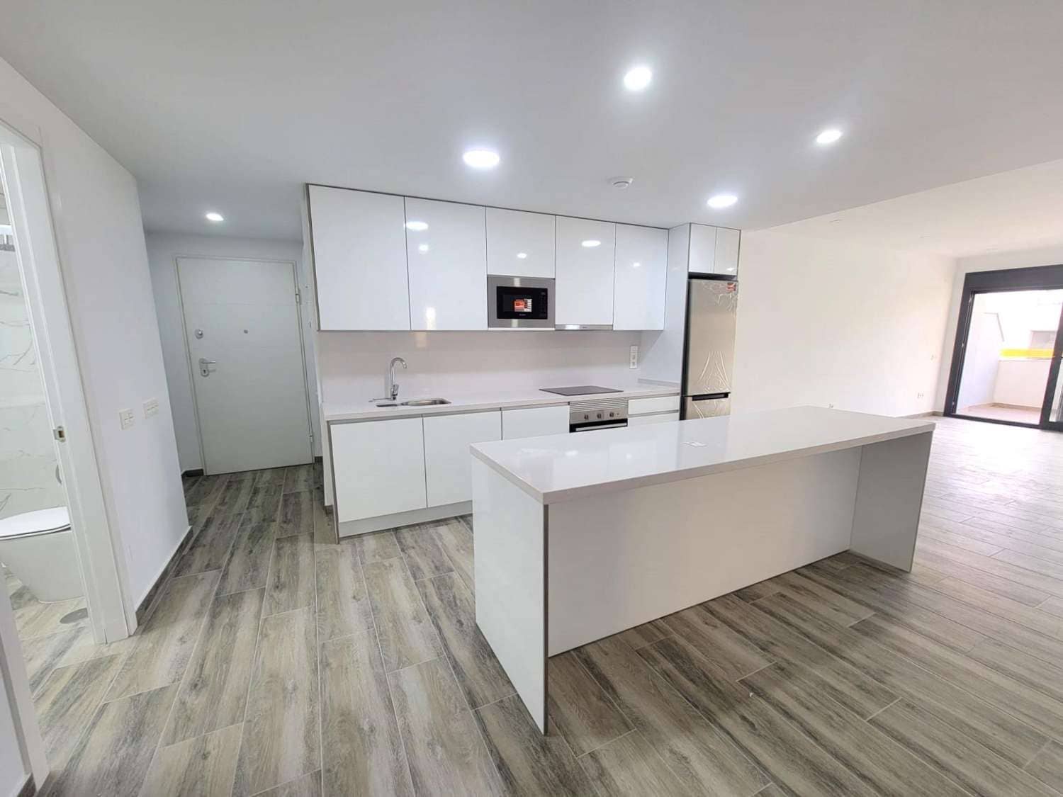 3 sypialnia Apartament na sprzedaż w Torrevieja z basenem garażem - 399 000 € (Ref: 10179968)