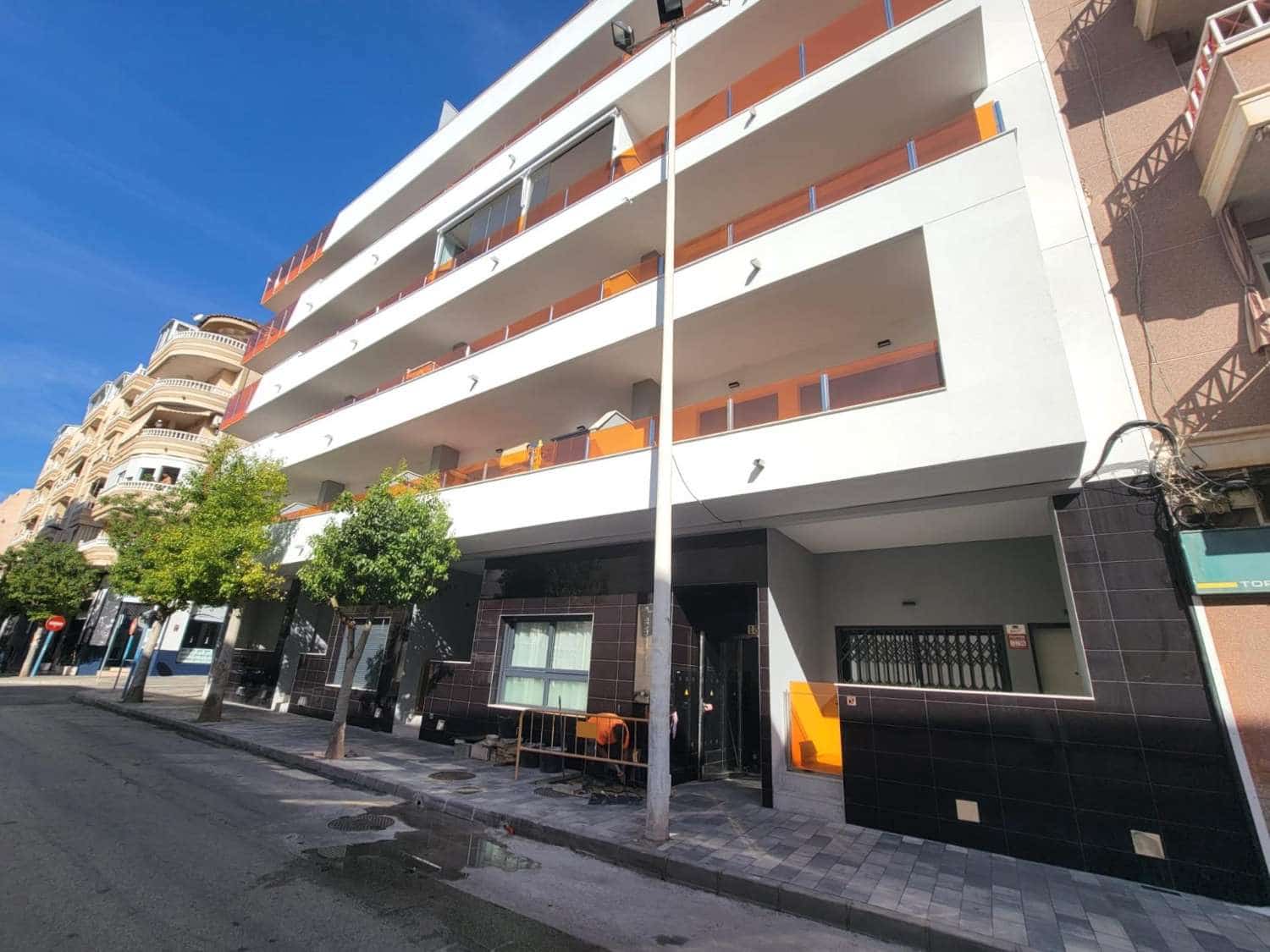 3 sypialnia Apartament na sprzedaż w Torrevieja z basenem garażem - 399 000 € (Ref: 10179968)