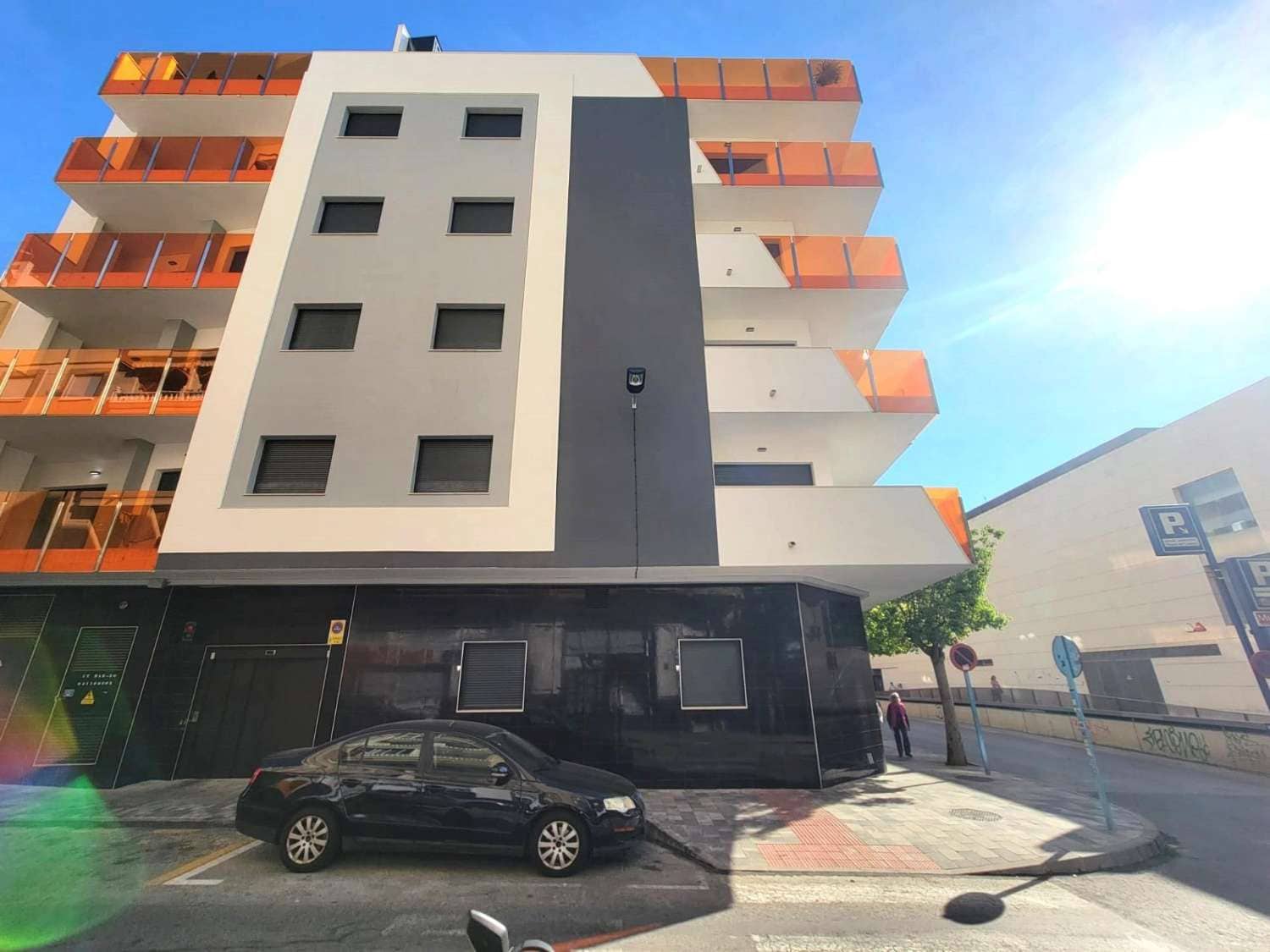 3 sypialnia Apartament na sprzedaż w Torrevieja z basenem garażem - 399 000 € (Ref: 10179968)