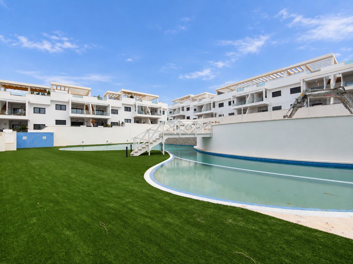 2 soveværelse Lejlighed til salg i Torrevieja med swimmingpool garage - € 359.990 (Ref: 10179969)
