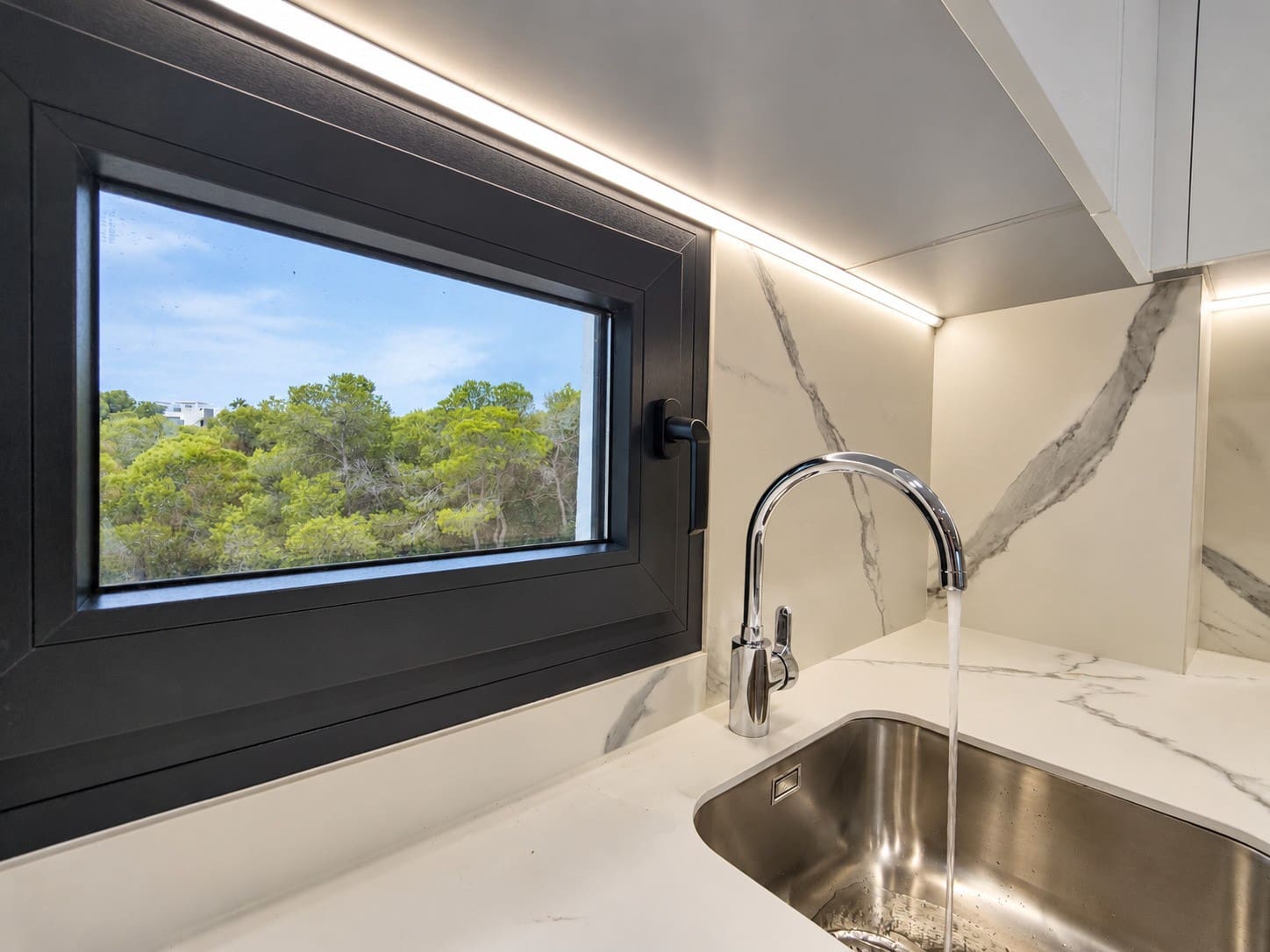 2 soveværelse Lejlighed til salg i Torrevieja med swimmingpool garage - € 359.990 (Ref: 10179969)