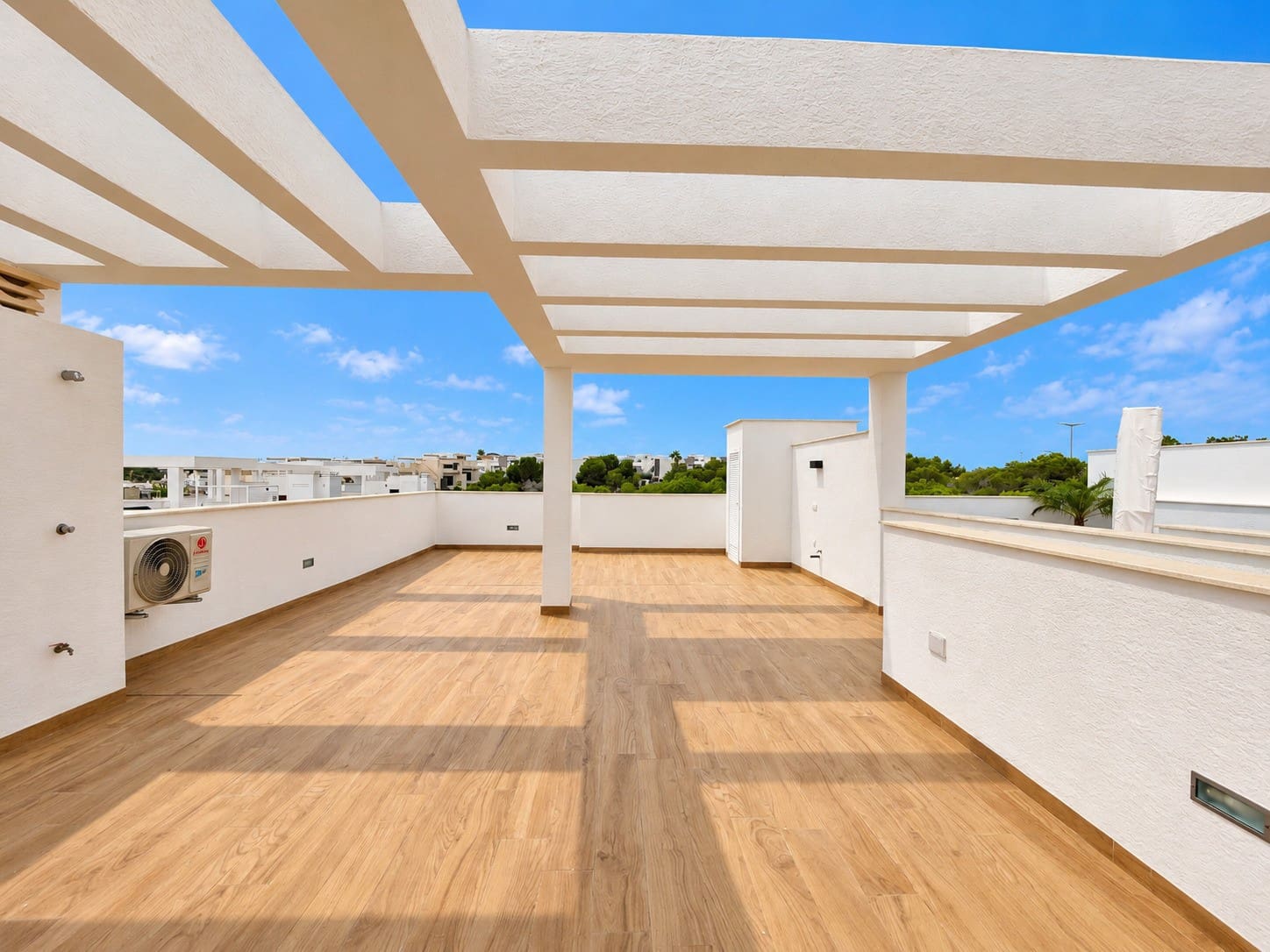 2 soveværelse Lejlighed til salg i Torrevieja med swimmingpool garage - € 359.990 (Ref: 10179969)