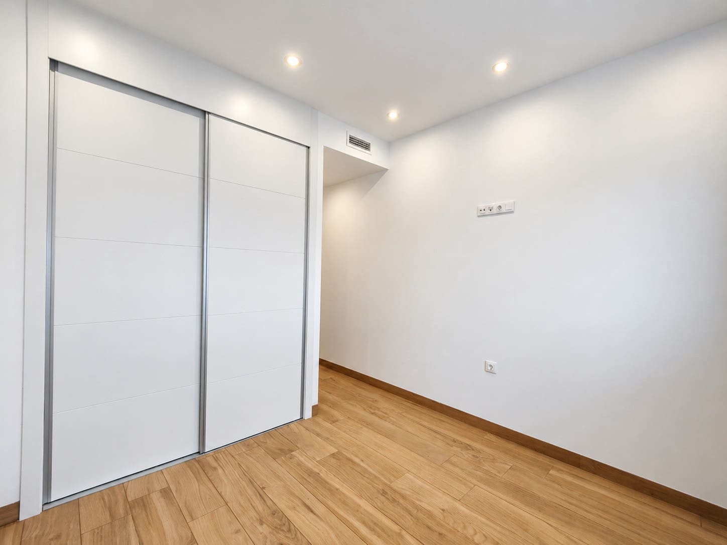 2 soveværelse Lejlighed til salg i Torrevieja med swimmingpool garage - € 359.990 (Ref: 10179969)