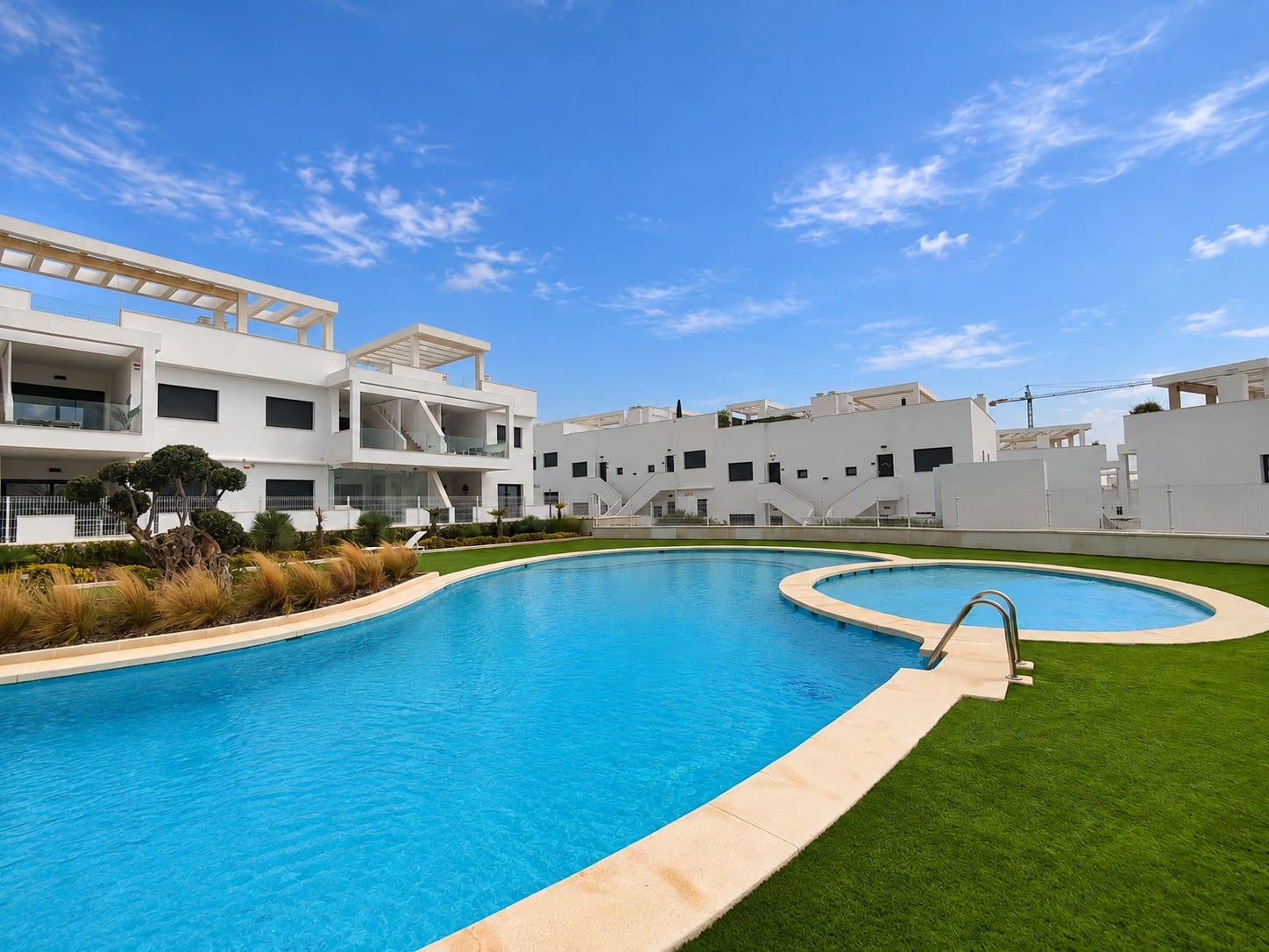 2 soveværelse Lejlighed til salg i Torrevieja med swimmingpool garage - € 359.990 (Ref: 10179969)