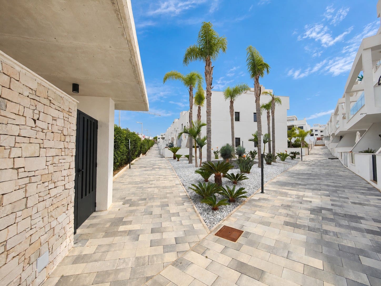 2 soveværelse Lejlighed til salg i Torrevieja med swimmingpool garage - € 359.990 (Ref: 10179969)