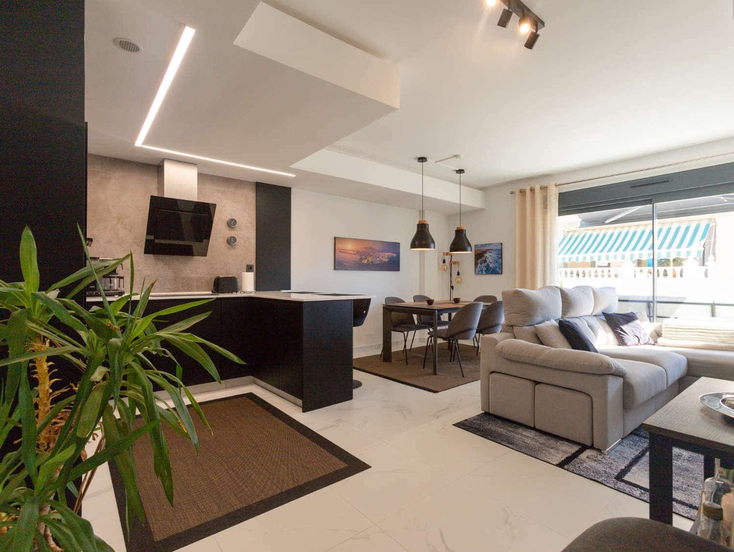 3 soveværelse Lejlighed til salg i Torrevieja med swimmingpool garage - € 379.000 (Ref: 10182722)