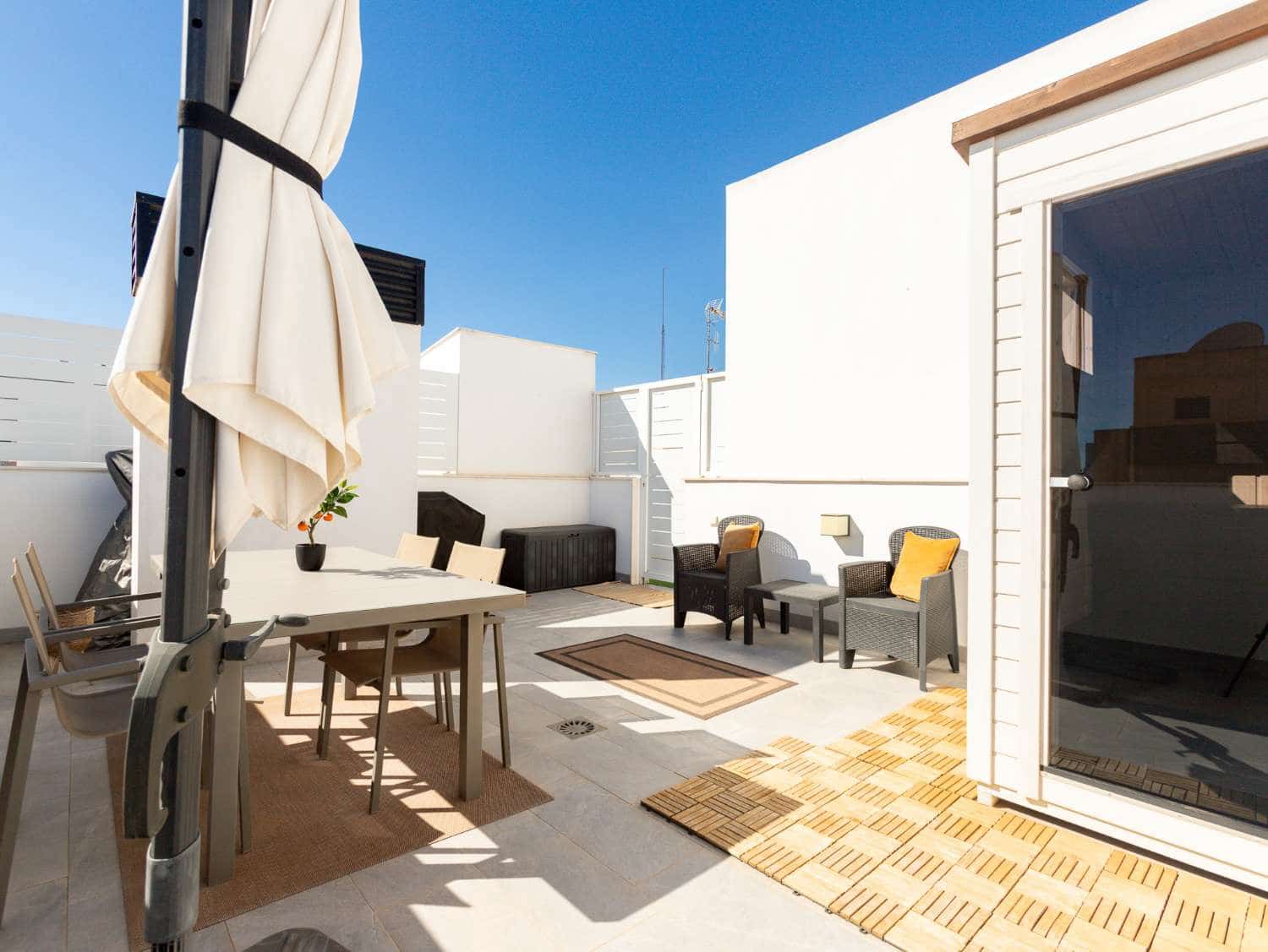 3 soveværelse Lejlighed til salg i Torrevieja med swimmingpool garage - € 379.000 (Ref: 10182722)