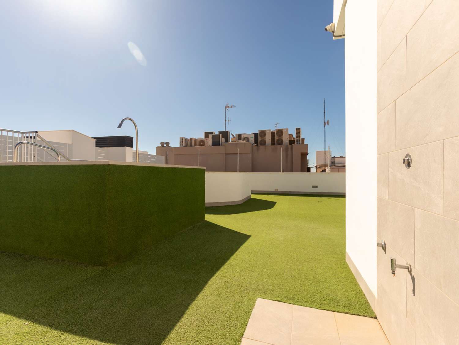 3 soveværelse Lejlighed til salg i Torrevieja med swimmingpool garage - € 379.000 (Ref: 10182722)