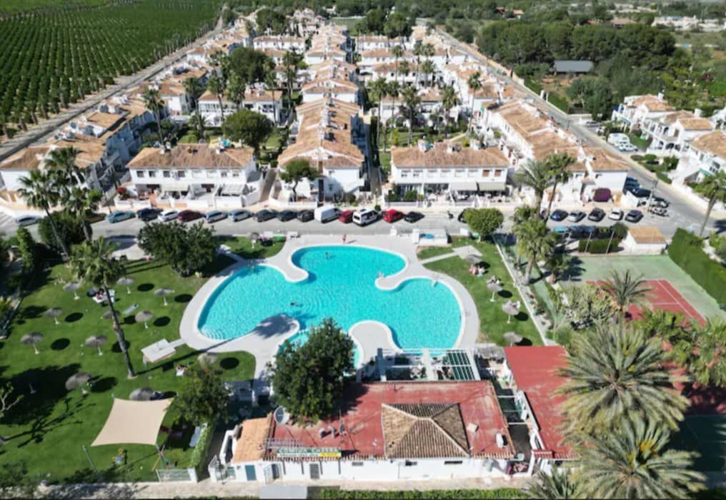 Apartamento de 2 habitaciones en Los Balcones en venta con piscina - 185.000 € (Ref: 10184202)