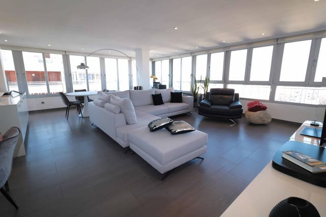 2 camera da letto Appartamento sulla Spiaggia in vendita in Torrevieja con piscina - 350.000 € (Rif: 8207203)