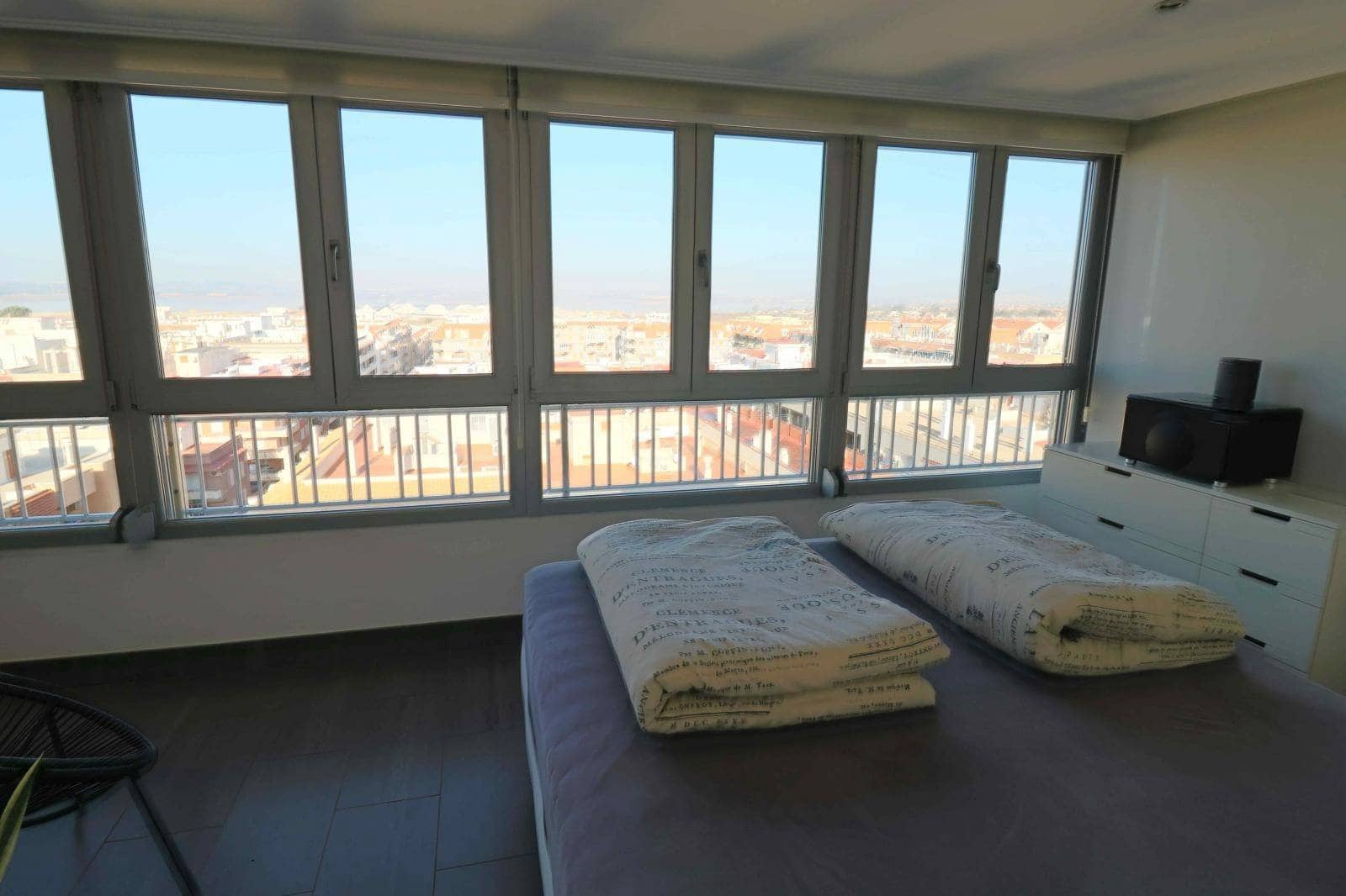 2 camera da letto Appartamento sulla Spiaggia in vendita in Torrevieja con piscina - 350.000 € (Rif: 8207203)