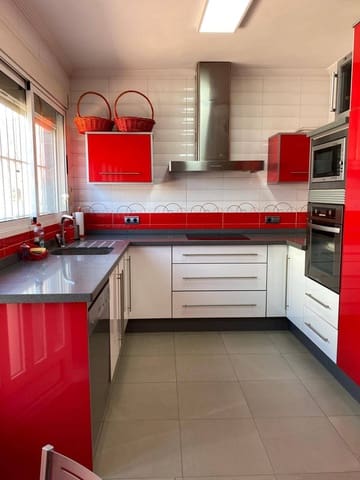 3 makuuhuone Huvila myytävänä paikassa Torrevieja mukana uima-altaan 
autotalli - 380 000 € (Ref: 8207212)