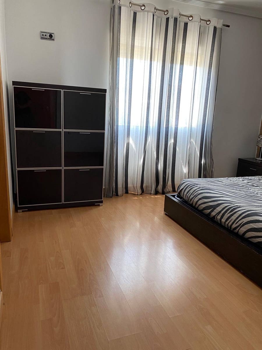 3 makuuhuone Huvila myytävänä paikassa Torrevieja mukana uima-altaan 
autotalli - 380 000 € (Ref: 8207212)