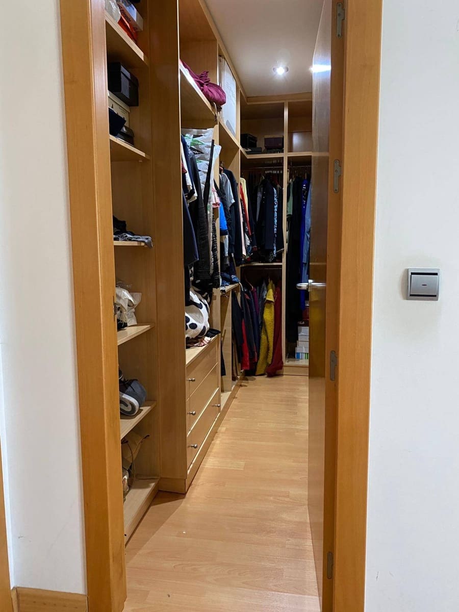 3 makuuhuone Huvila myytävänä paikassa Torrevieja mukana uima-altaan 
autotalli - 380 000 € (Ref: 8207212)